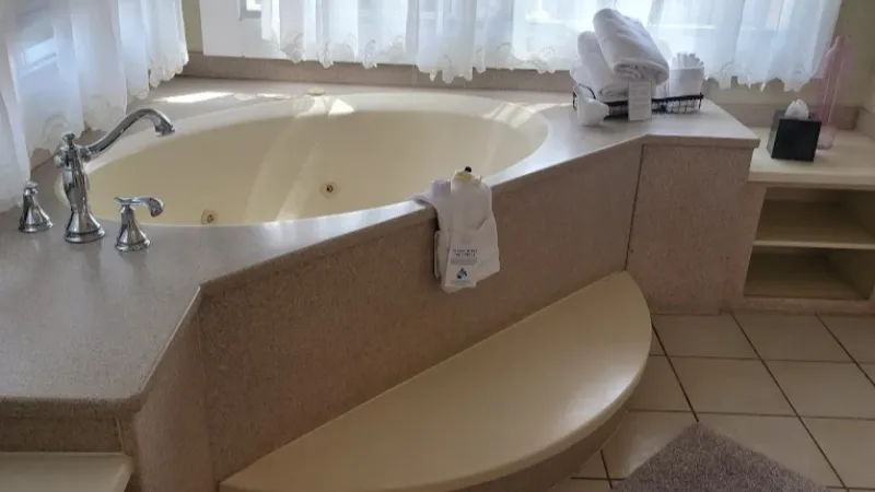 Hot Tub Room at Casa de Suenos Bed and Breakfast