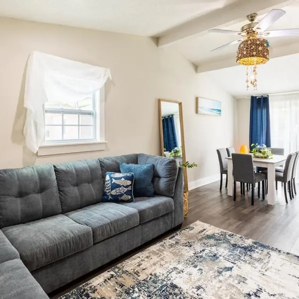 Private Pool and Hot Tub Villa at Light & Cozy Oasis with Private Pool and Hot Tub