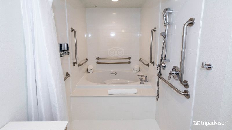 Whirlpool Tub Suite at Four Points by Sheraton Jacksonville Beachfront