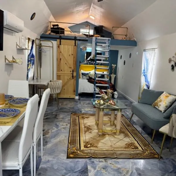 Hot Tub Tiny House at Little Italy – Welcome to Venice Tiny House