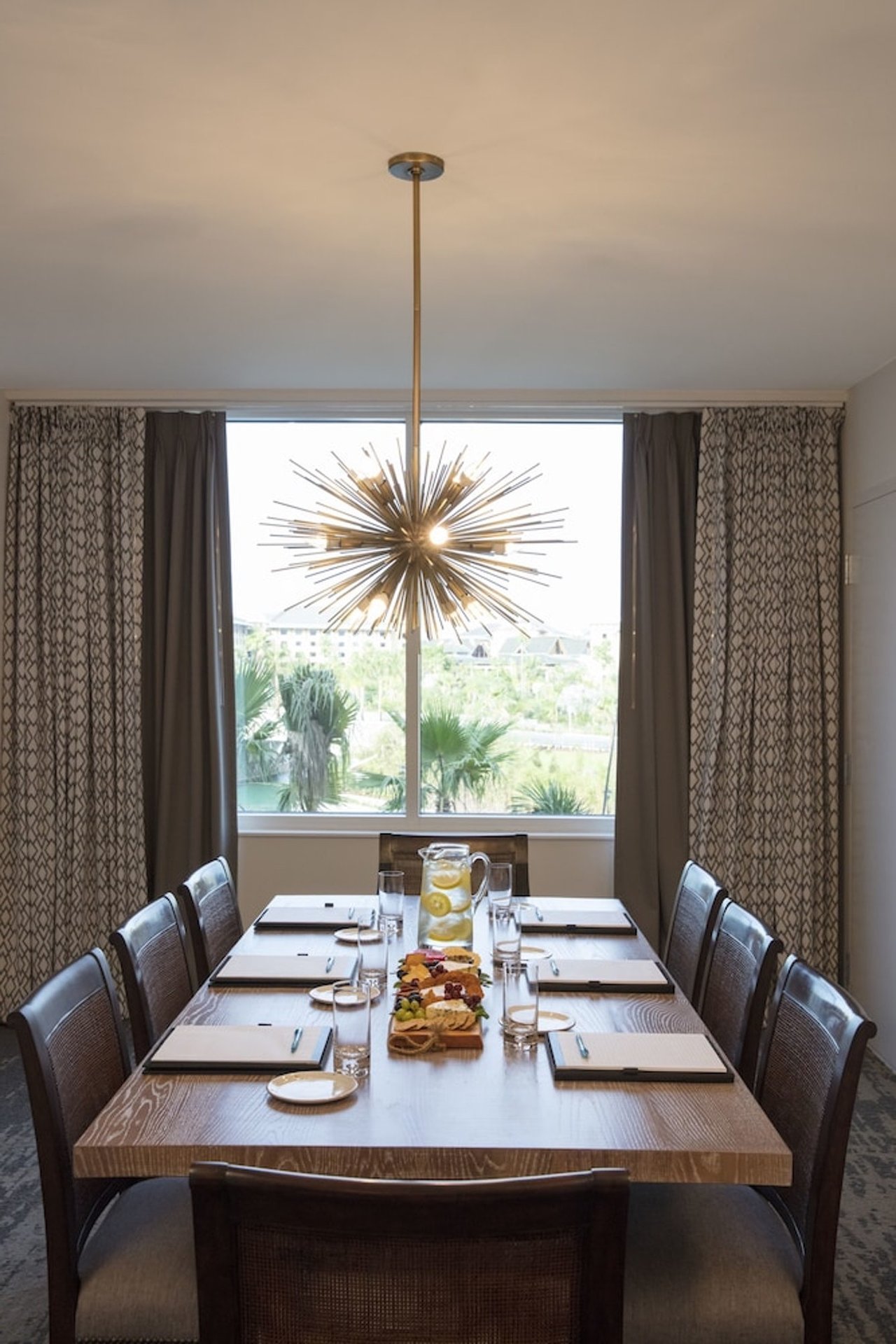 2-Bedroom Sapphire Suite with King Bed and 2 Queen Bedroom — main photo