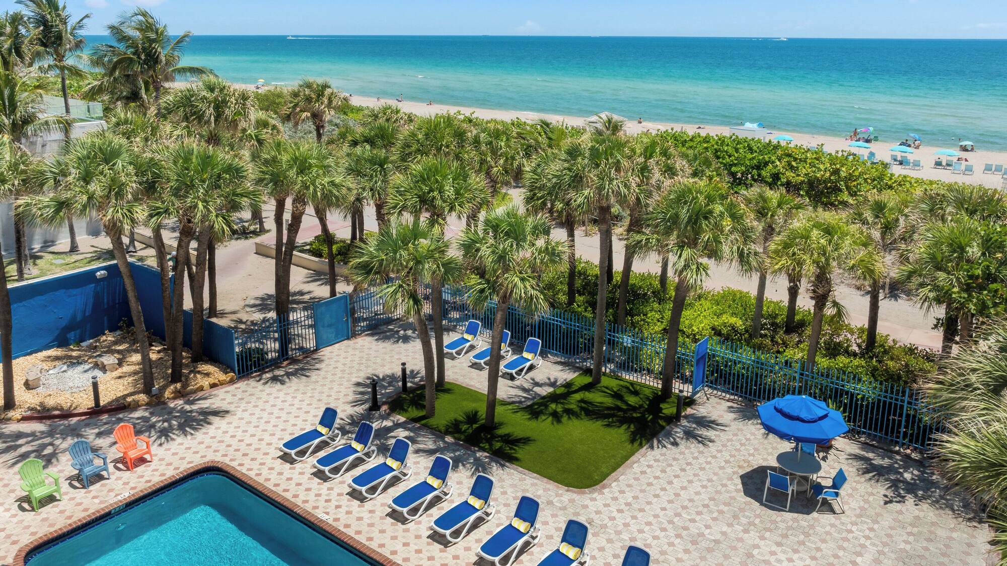 King Full Oceanfront Suite at Crystal Beach Suites