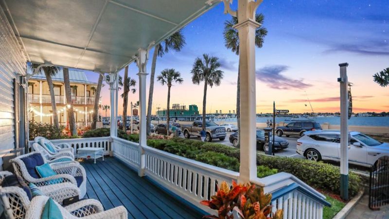 Private Spa Tub Room at Victorian House Bed and Breakfast