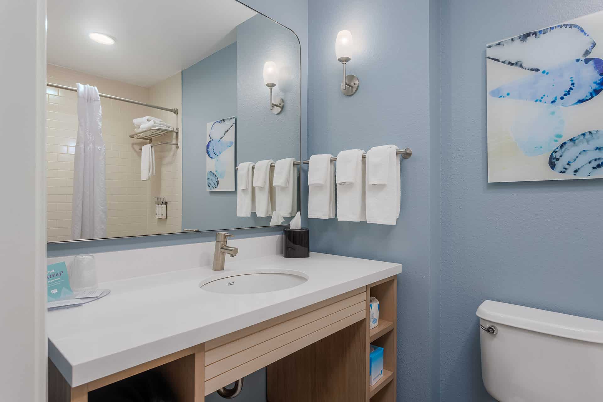 Accessible Two Queen Bayside at Holiday Inn Resort Pensacola Beach