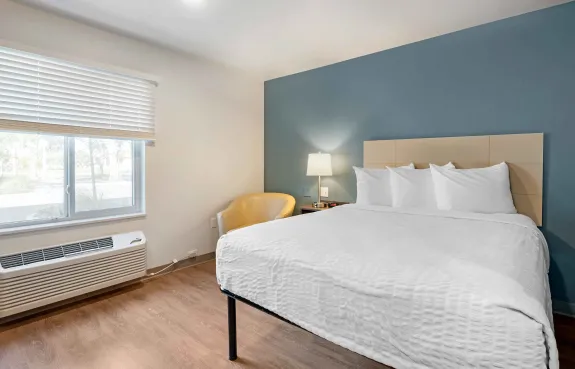 Studio Suite / 1 Queen Bed at Extended Stay America Select Suites Orlando – Kissimmee