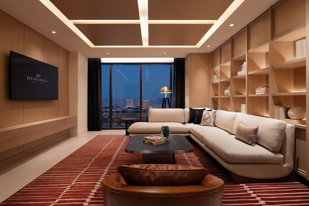 Parlor King Suite + Resort Two Queen