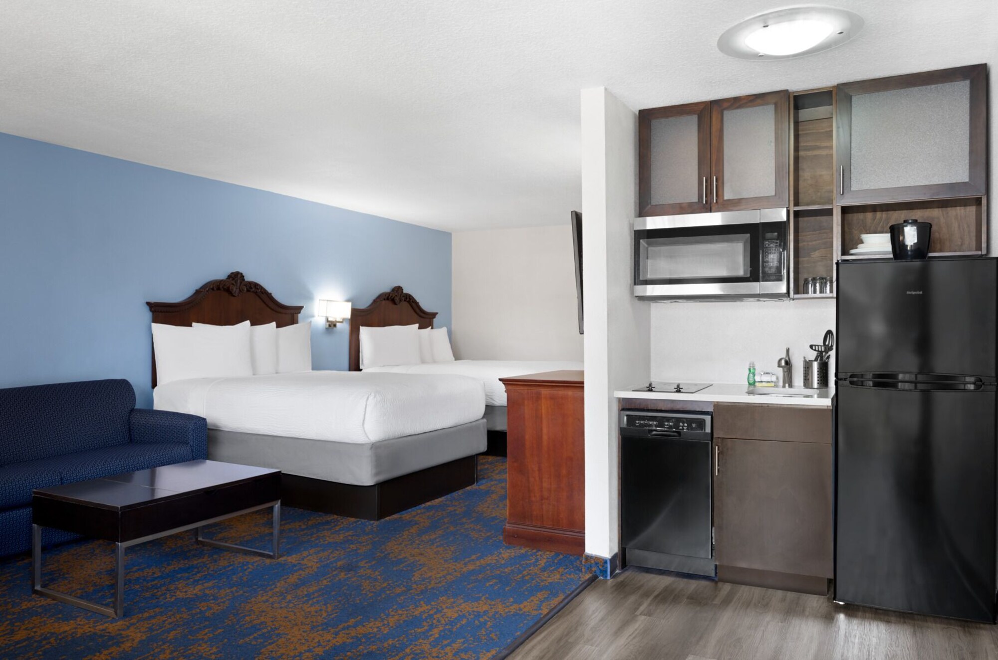 Two Queen Beds Kitchenette Suite at Hotel South Tampa & Suites