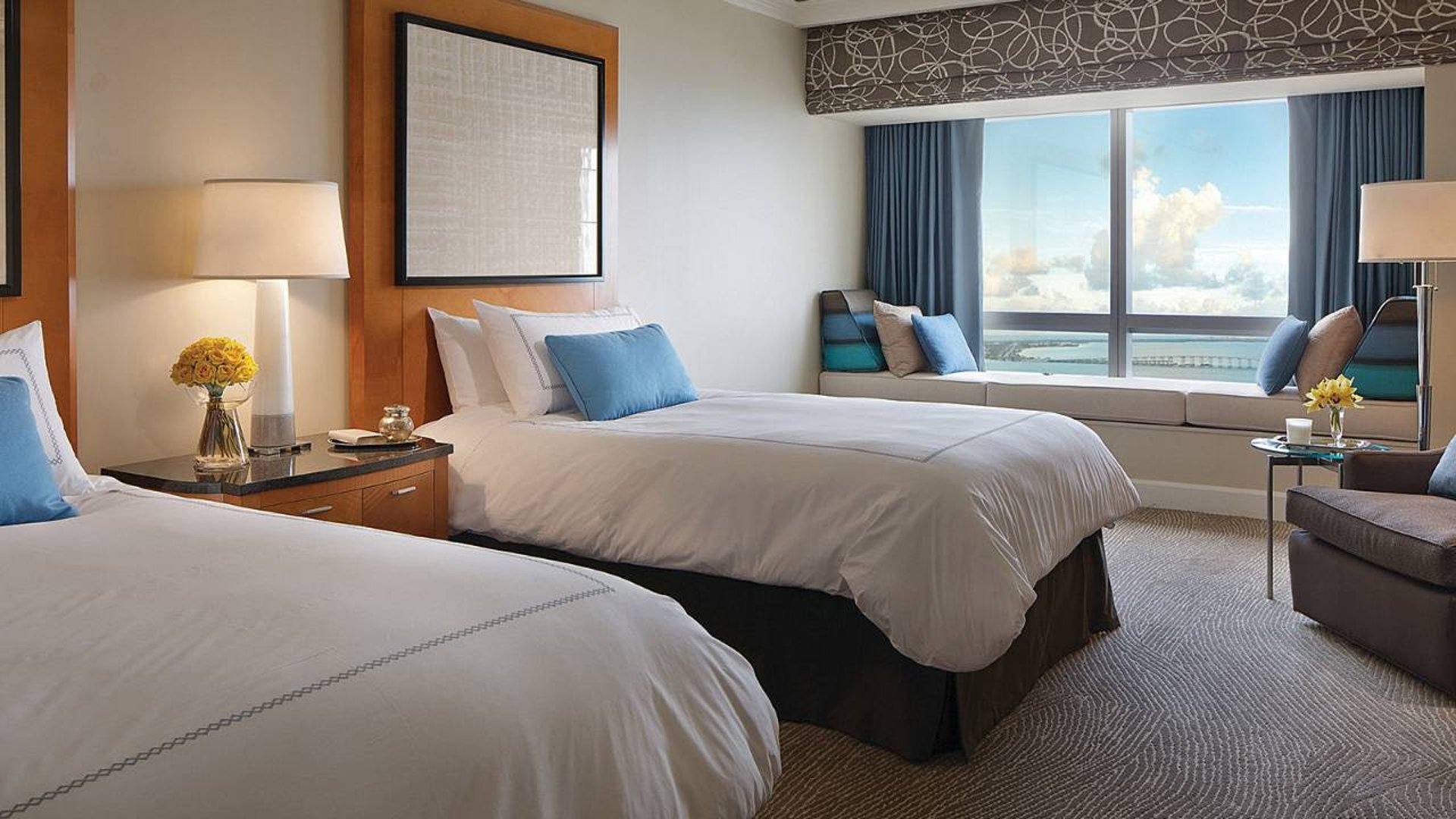 Four Seasons Executive Suite Bay View + Premier Bay View Room — photo 2