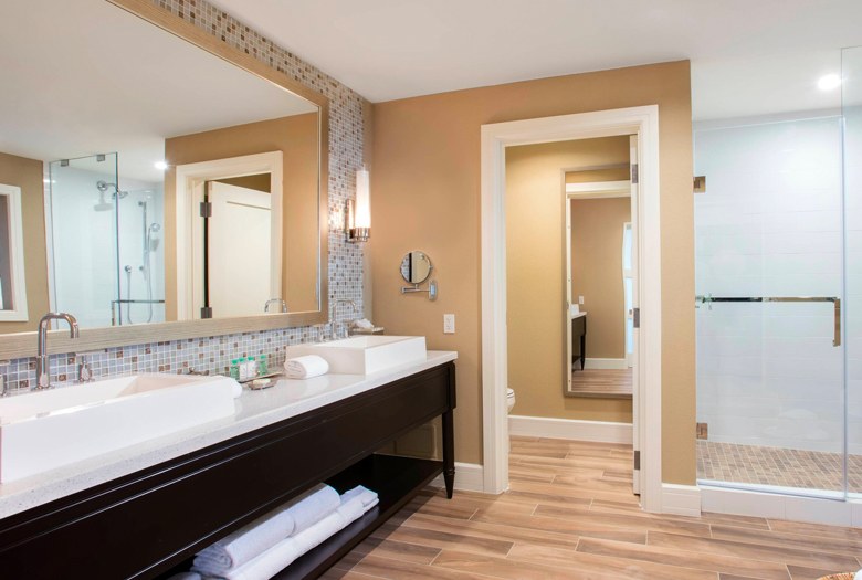 Bay Front 2 Queen 1 Bedroom Suite at Playa Largo Resort & Spa, Autograph Collection