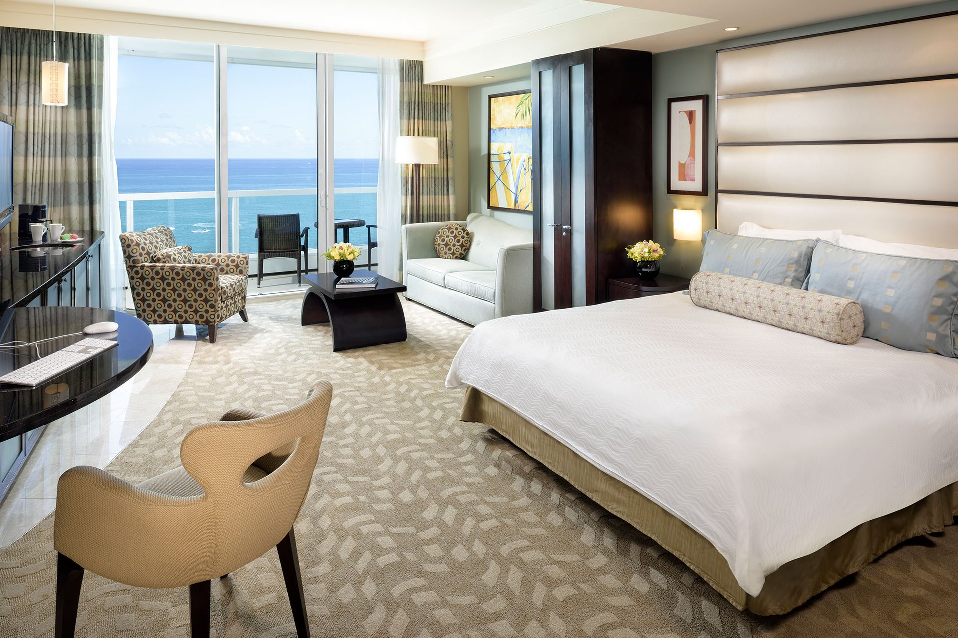 Sorrento Oceanfront Junior Suite | King — main photo